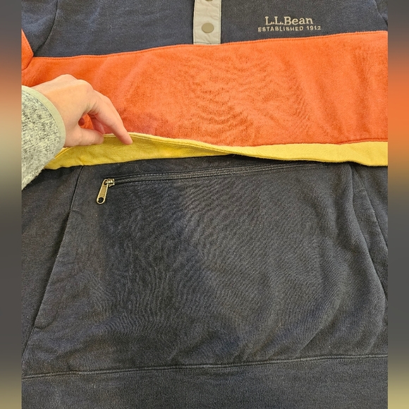 Men's LL Bean colorblock quartersnap sweatshirt - Picture 3 of 3